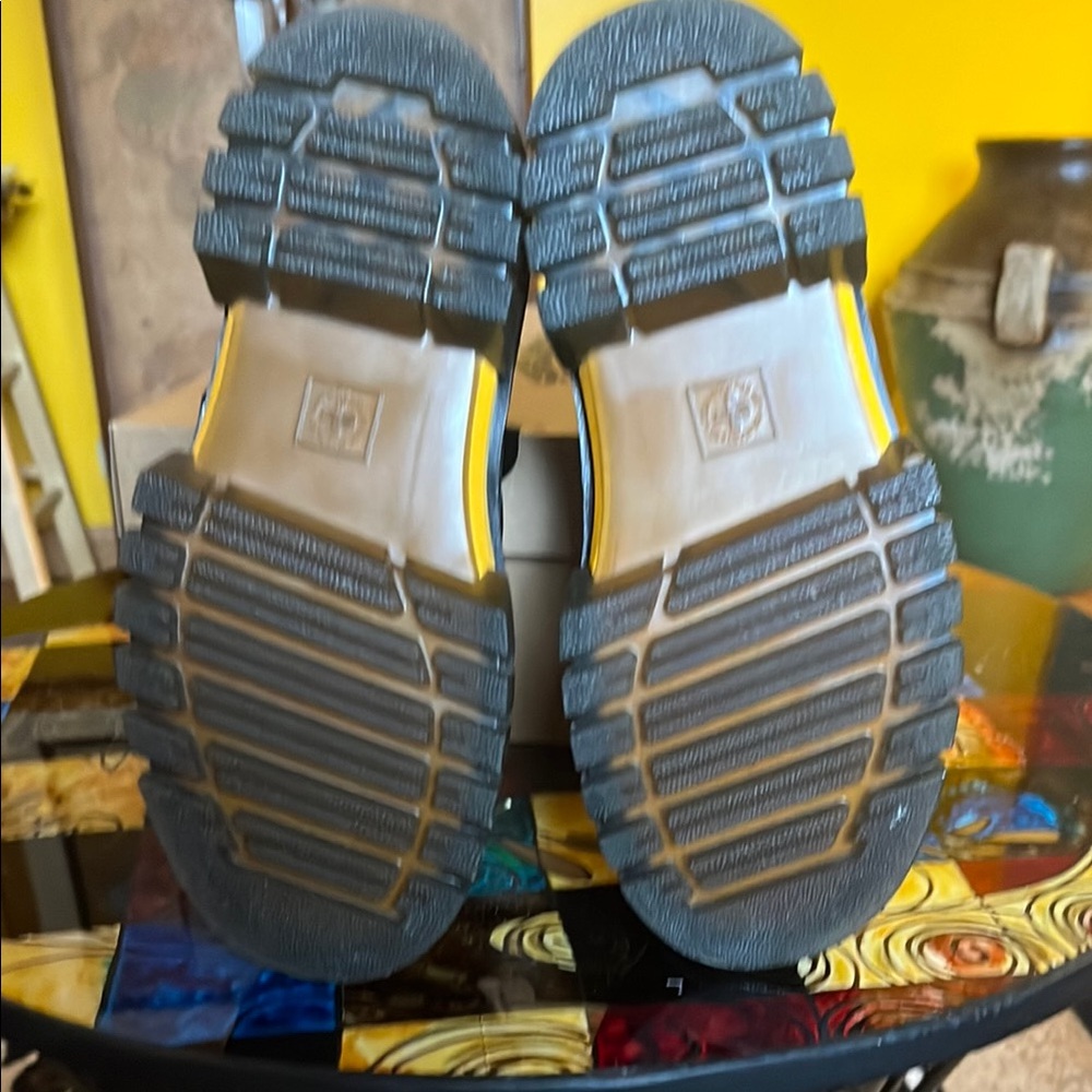 Dr. Martens Black Sandals with Iconic Design - Picture 6 of 9